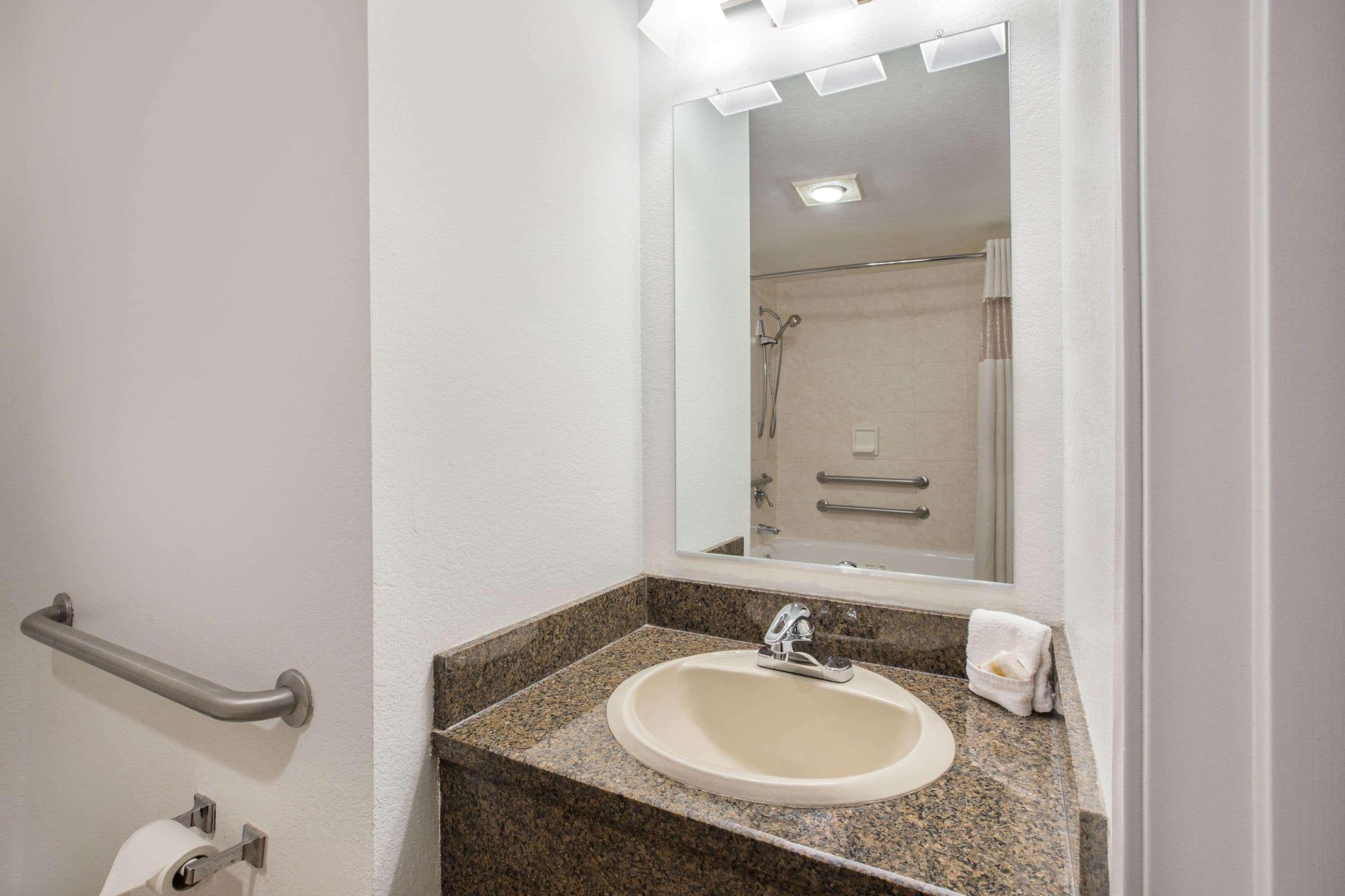 La Quinta Inn By Wyndham Everett Luaran gambar
